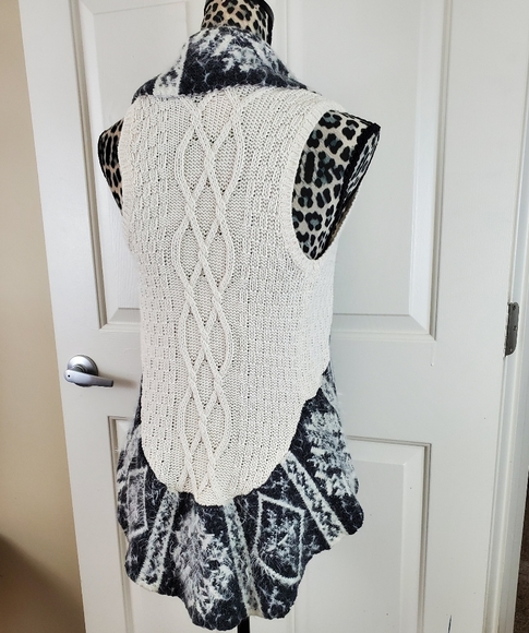 * DONATING 4/30/24* Max Studio Kids Sweater Vest - Picture 8 of 13